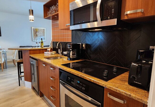 Building Photo - 1395 Brickell Bay Dr