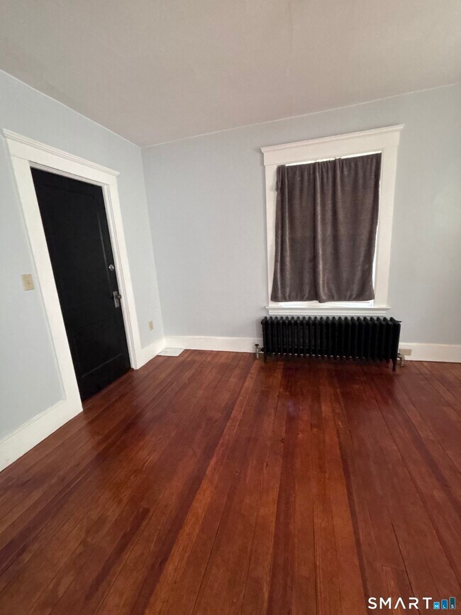 Building Photo - 86 Hinman St