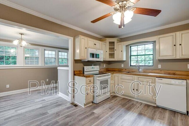 Building Photo - 4717 Beverly Kay Dr