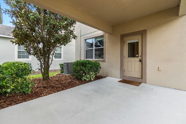 Building Photo - Beautiful 3/2.5 Energy Efficient Home in H...