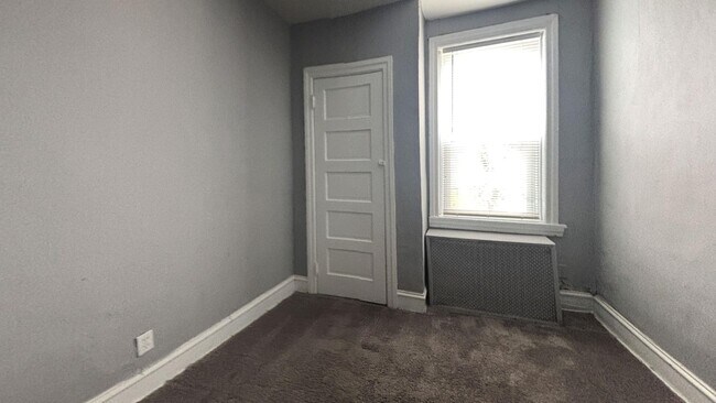 Building Photo - 3 Bedroom Modern Renovation in Chester, PA