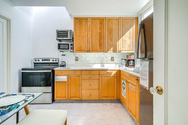 Building Photo - 2018 31st Ave