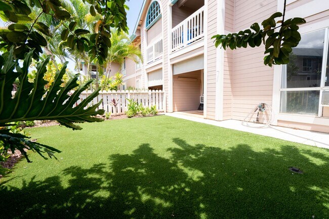 Building Photo - 2-Bedroom, 2-Bathroom Home in Waipahu – 2 Parking Stalls & Private Backyard