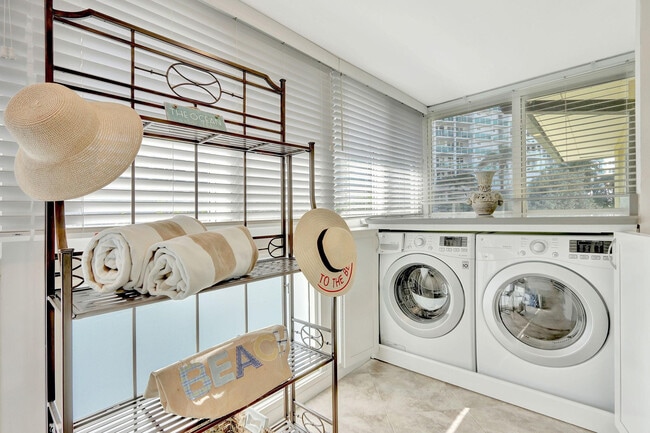 Building Photo - 2000 S Ocean Ln