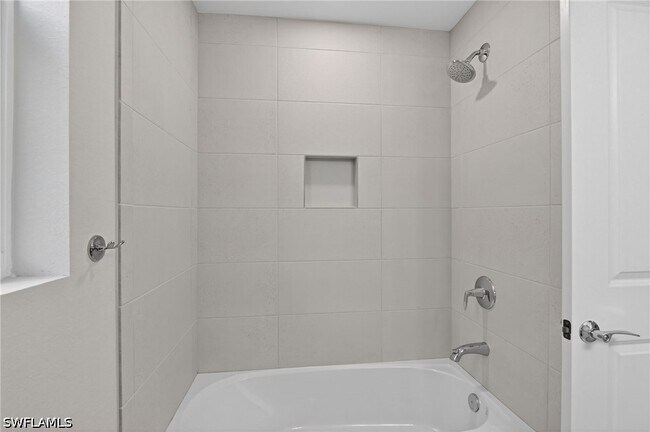 Building Photo - 286 Indies Dr E