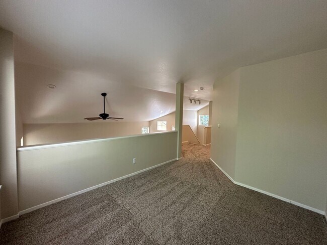 Building Photo - 2-Bedroom Home with Loft in Lakeridge Springs