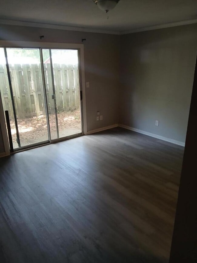 Building Photo - 200 SE Hanover Pl