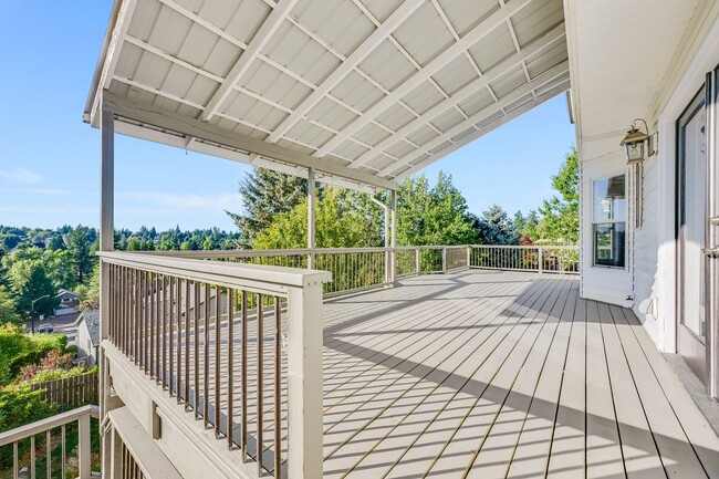 Building Photo - Beautiful 4 Bed, 4 Bath Rental Home in Gre...