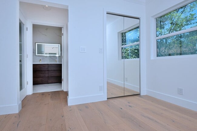 Building Photo - 11657 Sunshine Terrace