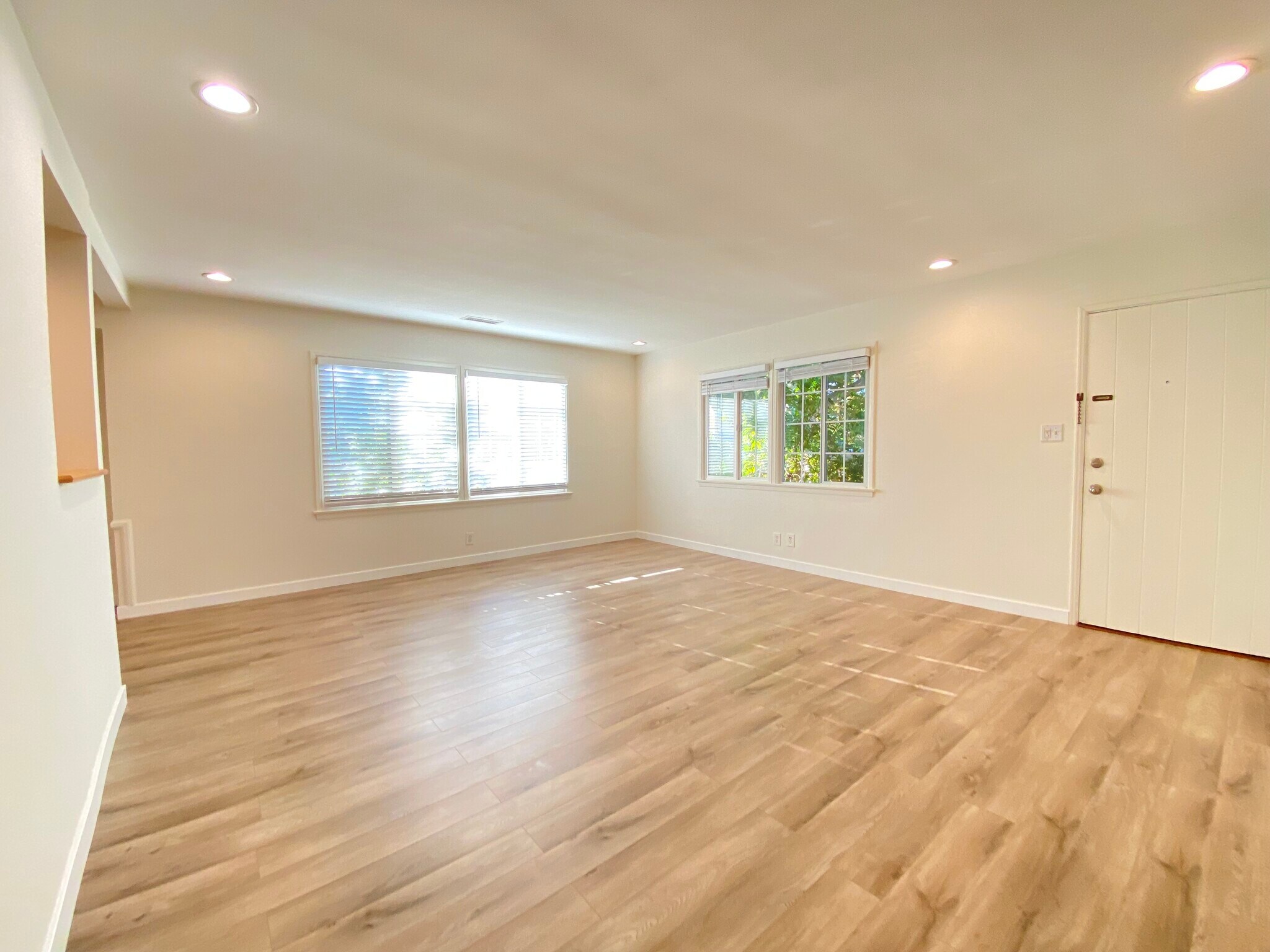 Building Photo - 5460 Kester Ave