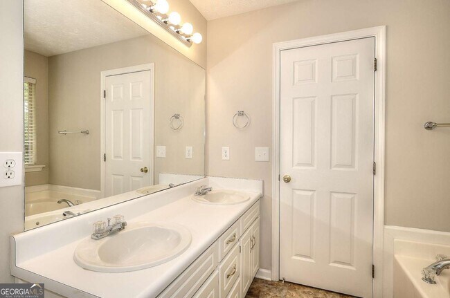 Building Photo - 4160 Janel Ln