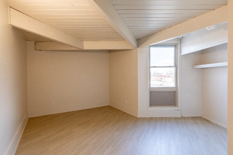 Building Photo - 4301 Harriet St