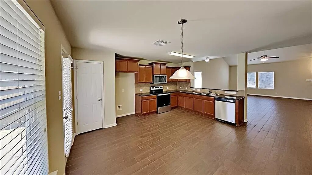 Building Photo - 200 Adriana Ln