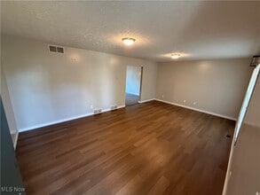 Building Photo - 189 Summit Ave