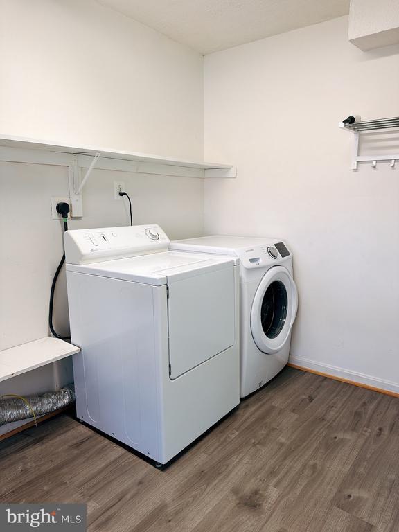 Building Photo - 43750 Tolamac Dr