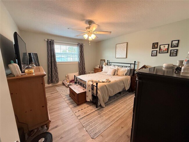 Building Photo - 360 Palm Cir