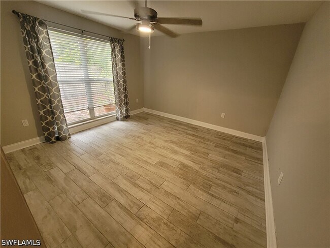 Building Photo - 117 Big Springs Dr