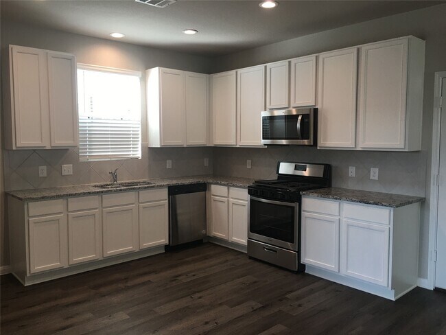 Building Photo - 2111 Ethan Dr