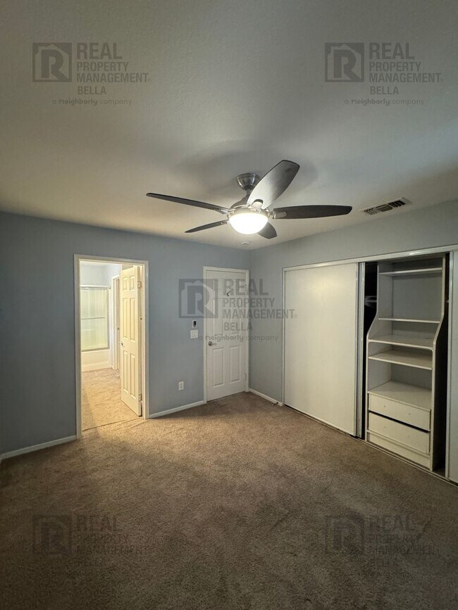 Building Photo - Spacious & Stylish 5-Bed, 3-Bath Home in Prime Murrieta Location