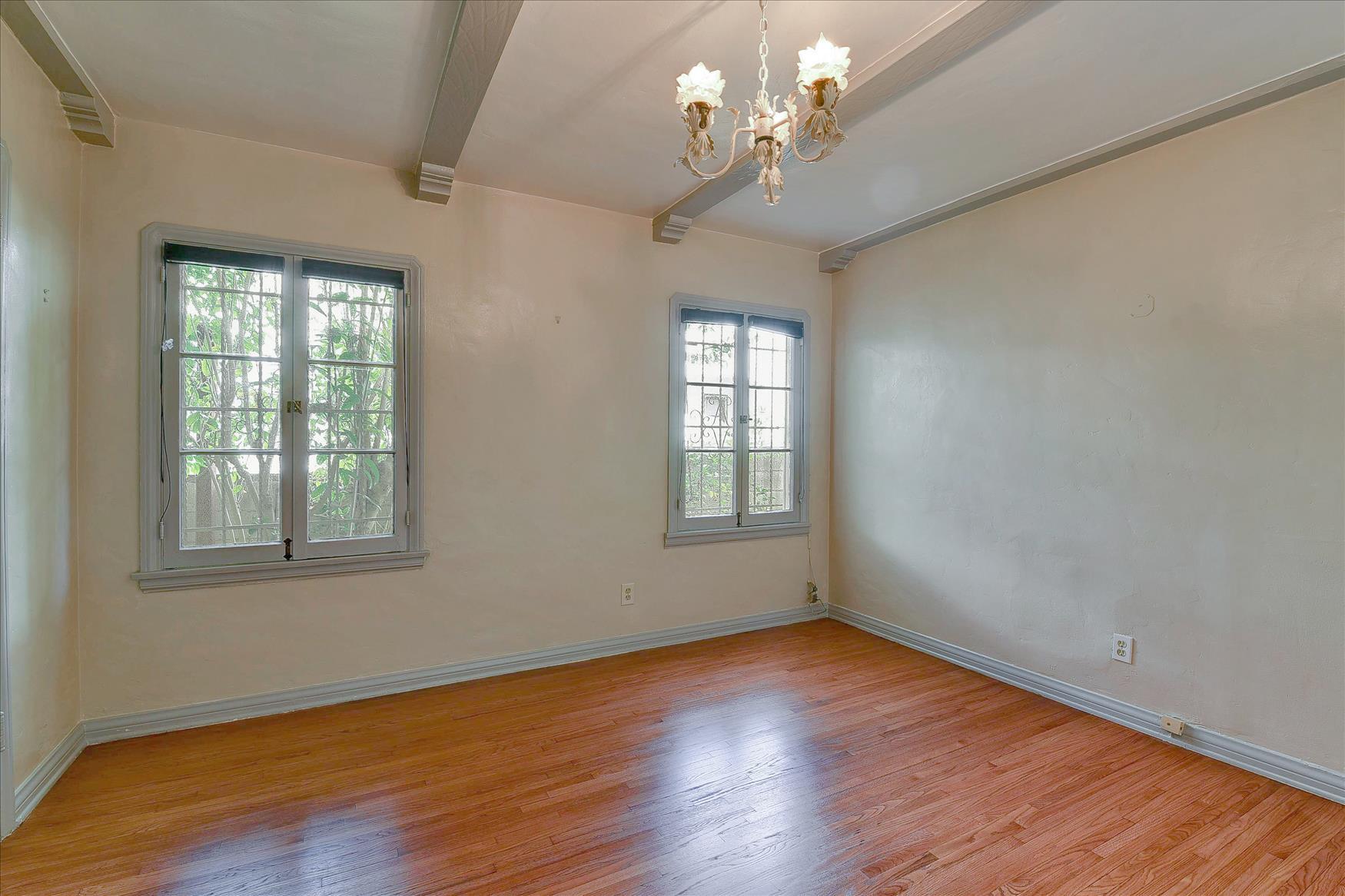 Building Photo - 1136 S Spaulding Ave