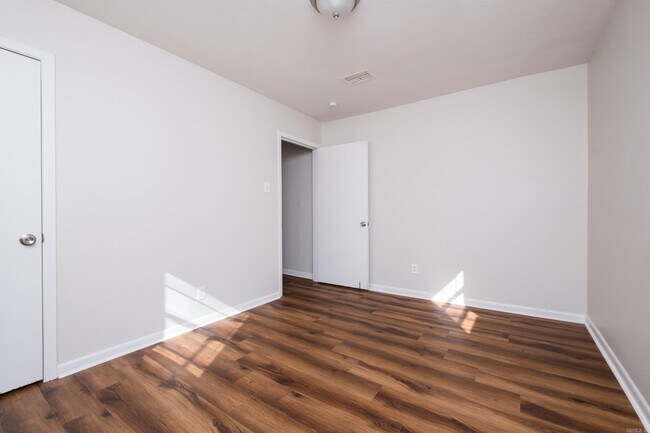 Building Photo - 1101 W Charles Bussey Ave