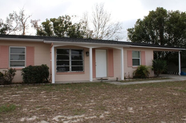 Building Photo - A charming 2-bedroom, 2-bathroom home located in the vibrant community of Spring Hill