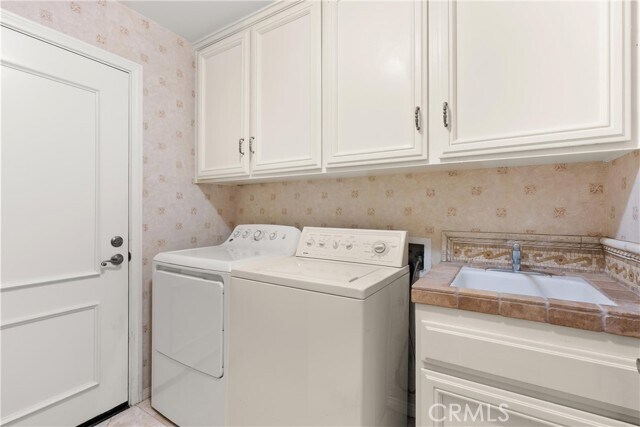 Building Photo - 6121 Greenbrier Dr