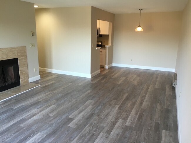 Dining & Living Room - 930 Mission Rd