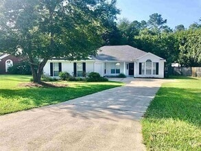 Building Photo - NE Tallahassee Home in the Villages at Maclay