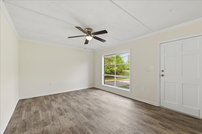 Building Photo - 526 Ochlahatchee Dr