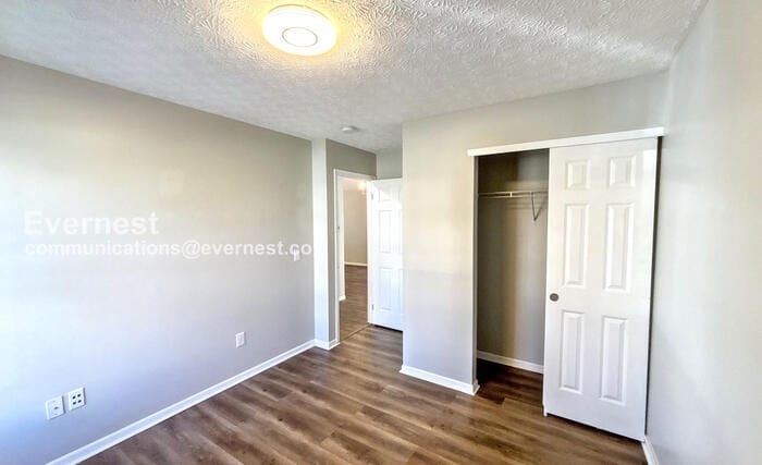 Building Photo - 5321 Miramar Dr