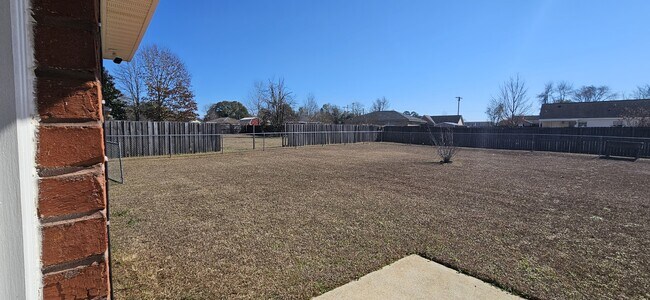 Building Photo - 312 Joe Walding Dr