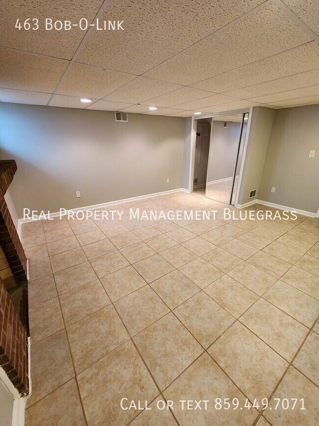 Building Photo - 463 Bob-O-Link-
