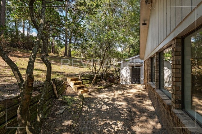 Building Photo - Beautifully Updated 3-Bedroom Home with Granite Kitchen & Sunroom Retreat!