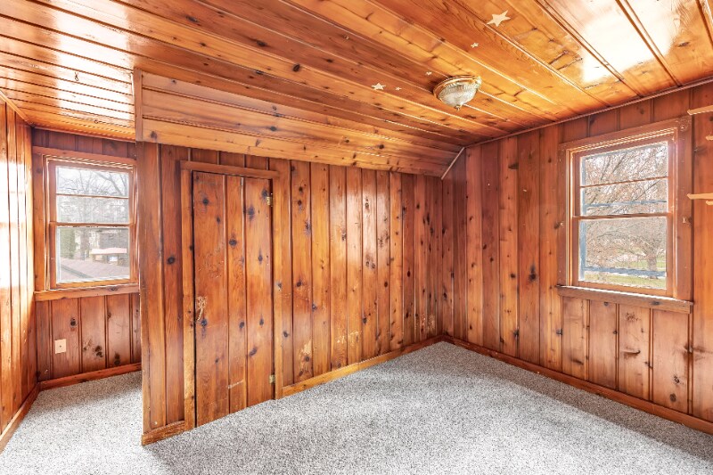 Building Photo - 105 N Metonga Ave