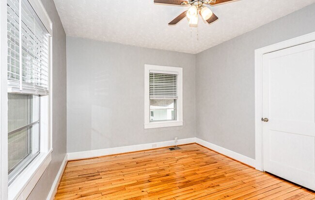Building Photo - Cozy 2BD/2BTH in South Knoxville