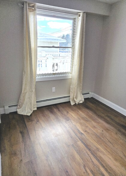 Building Photo - 313 State St