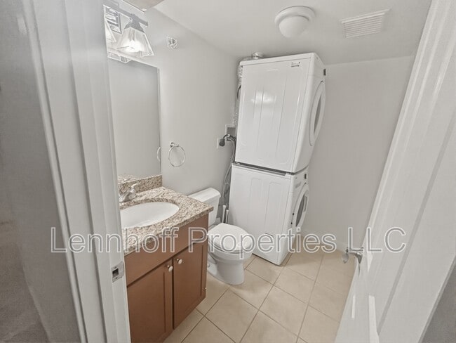 Building Photo - 240 Jackson St