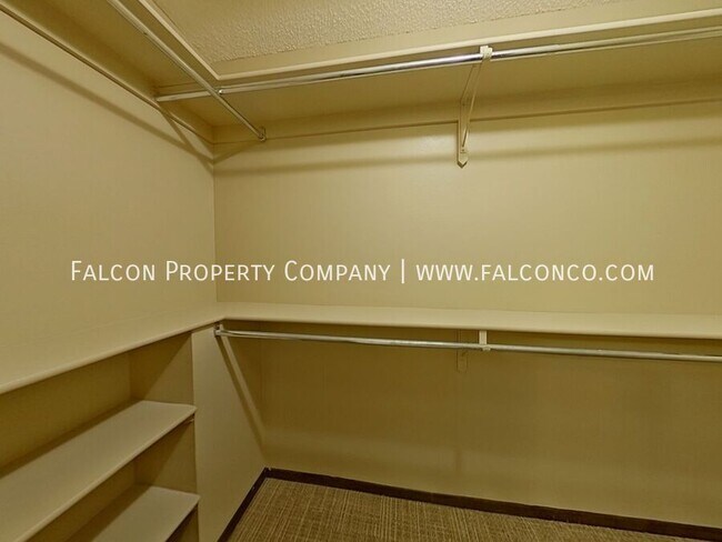 Building Photo - 133 Dolomite Dr
