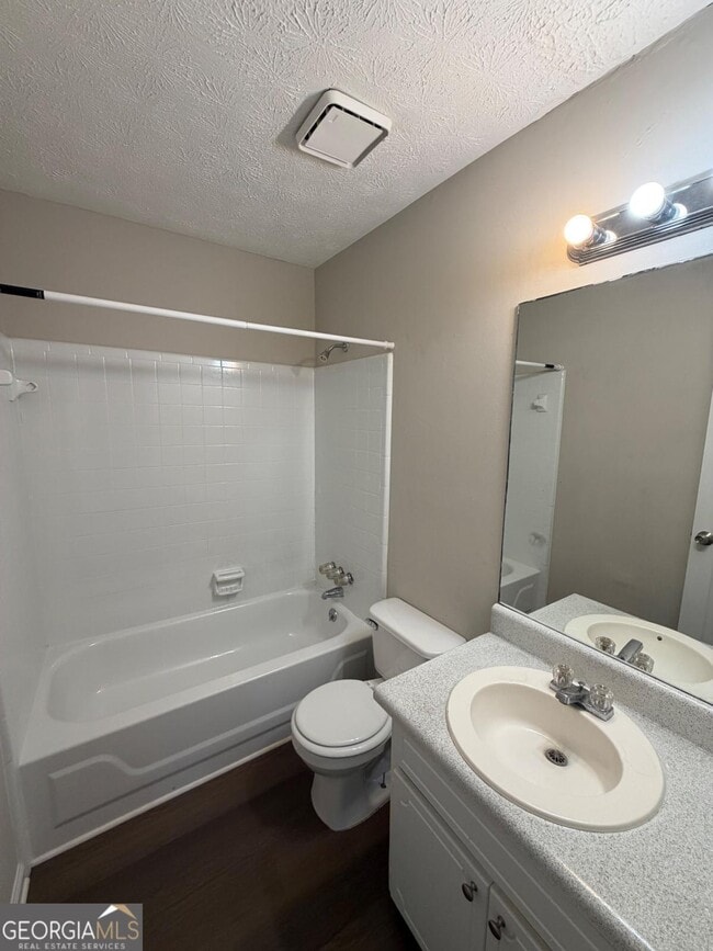 Building Photo - 8513 Pineland Dr