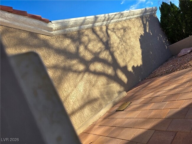 Building Photo - 8536 Desert Holly Dr