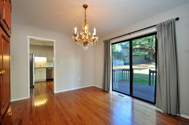 Building Photo - 16 Applewood Ln