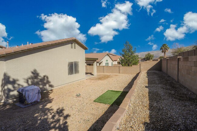 Building Photo - 8187 S Camino SERPE