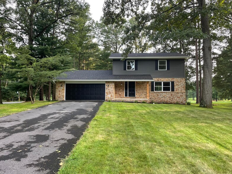 Building Photo - 6580 Fairway Dr W