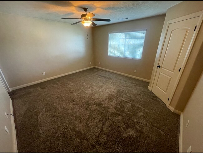 Building Photo - Stunning Cedar Townhome