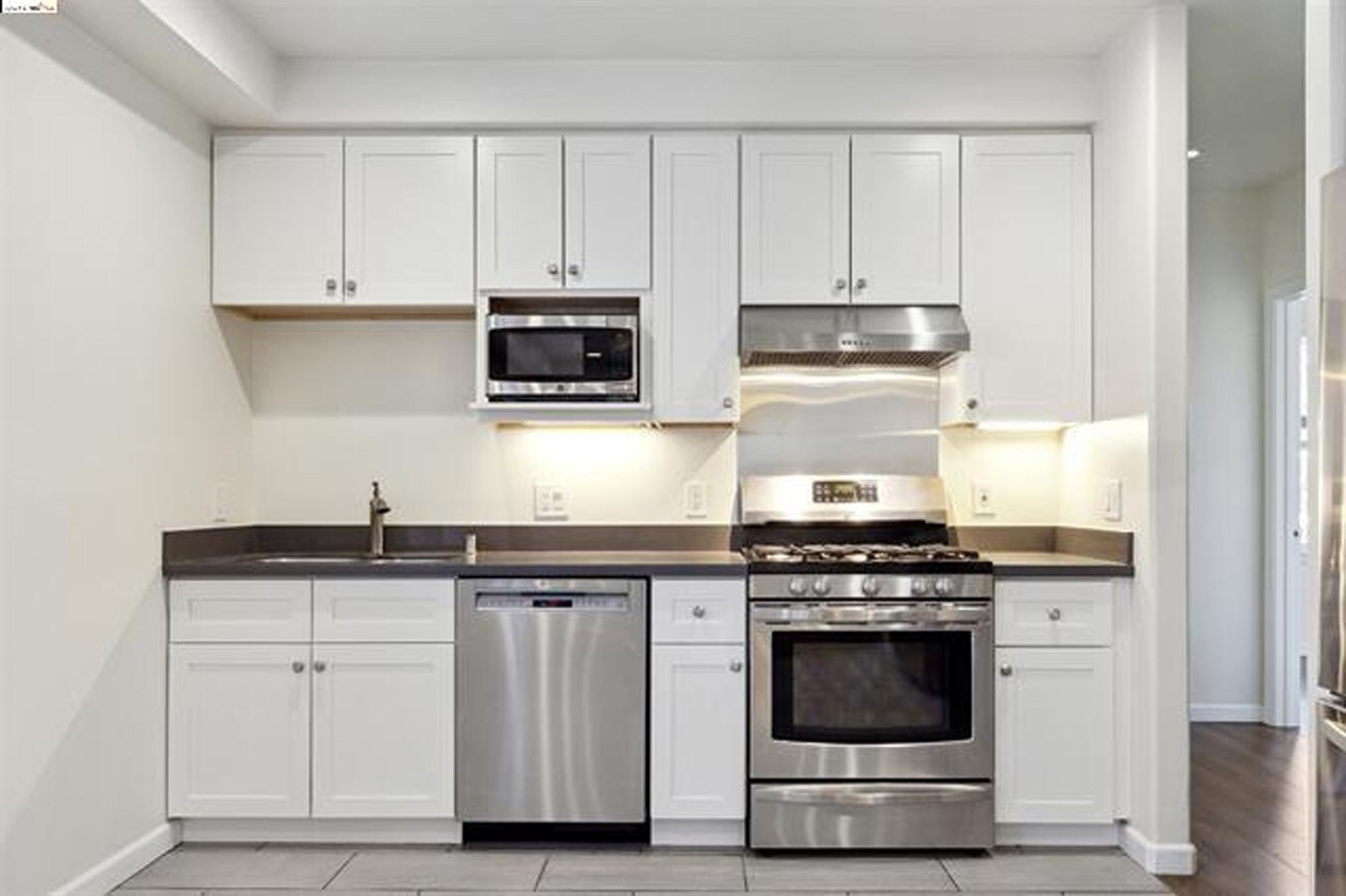 Building Photo - 2211 Haste St