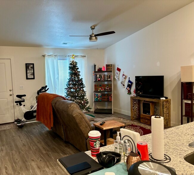 Building Photo - 919 Ironwood Dr