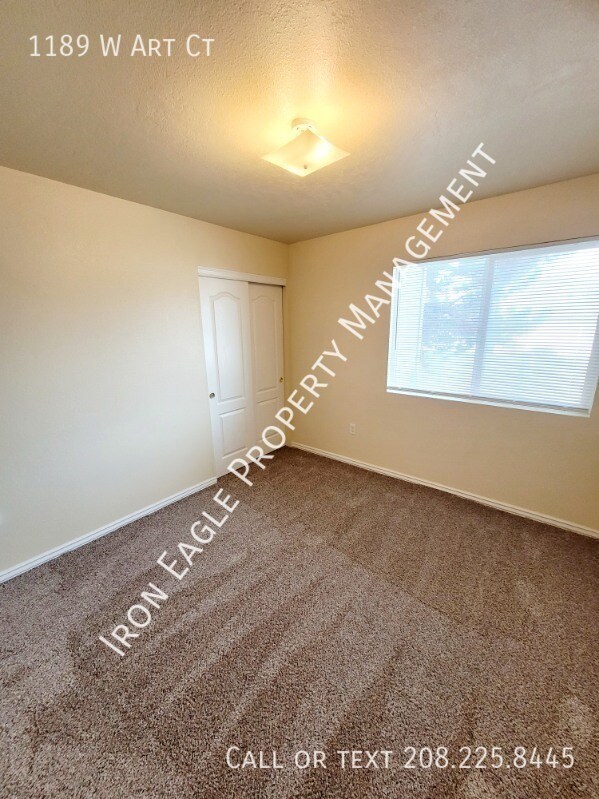 Building Photo - 1189 W Art Ct