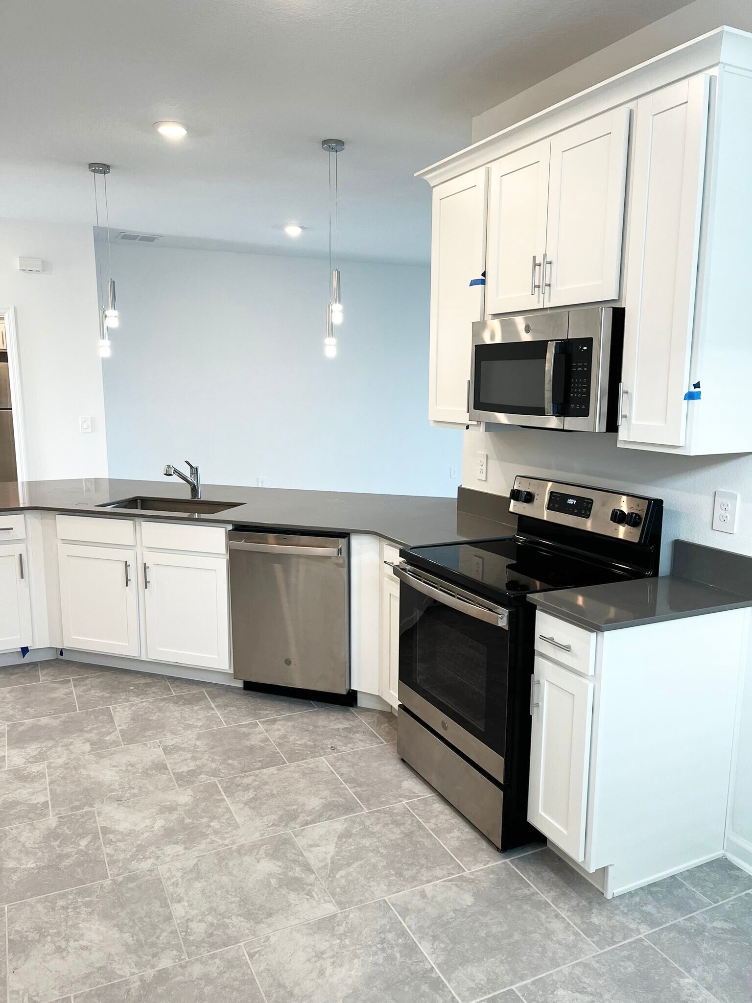 Building Photo - 8979 Chipping Square Ln
