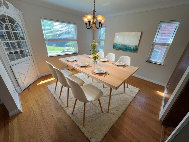 Building Photo - 4125 Pillars Dr